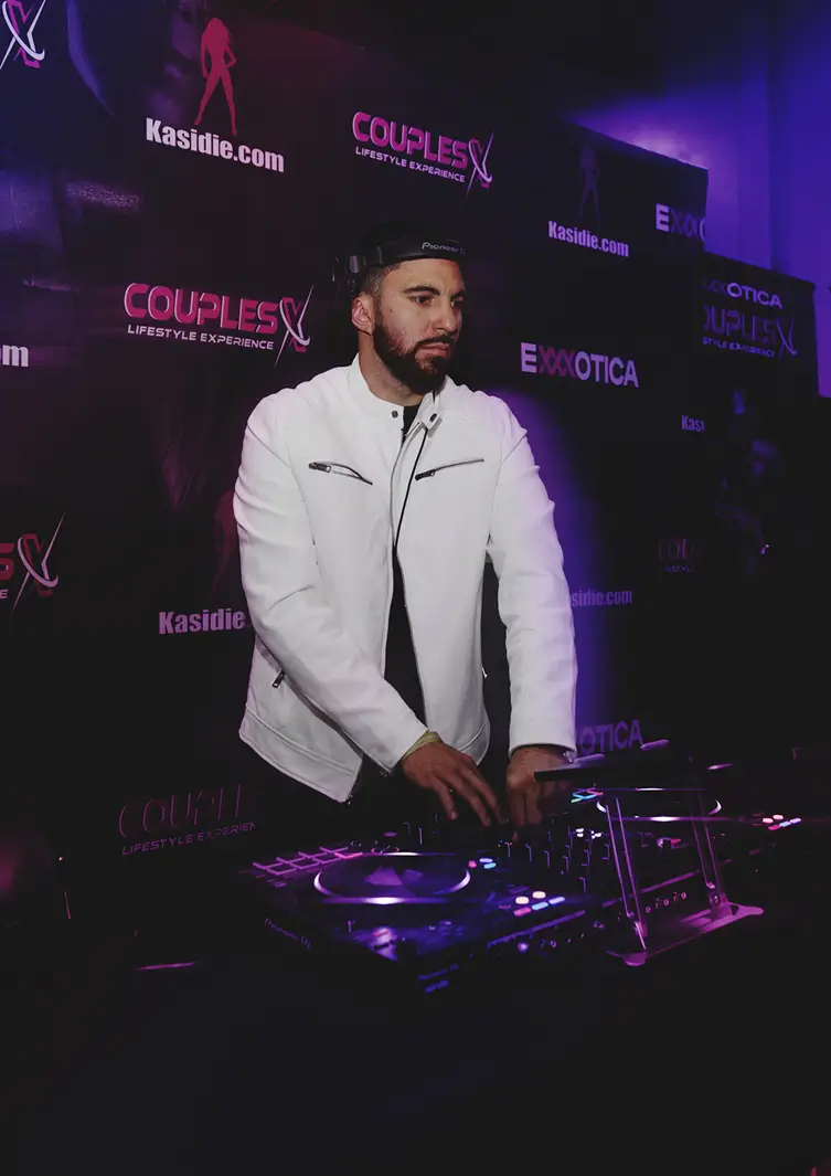 CouplesX Lifestyle Experience at EXXXOTICA